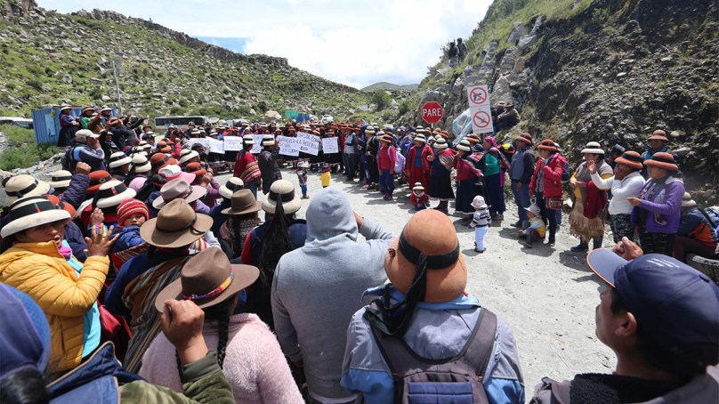 Comunidad vuelve a bloquear ruta que usa Las Bambas. Fuente: Observatorio de Conflictos Mineros de América Latina.