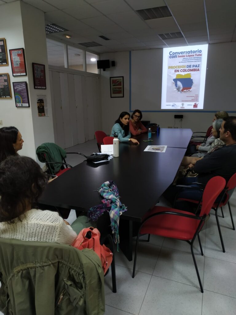 Conversatorio de Sonia Lopez Tuta sobre los Procesos de Paz en Colombia realizado en Sevilla