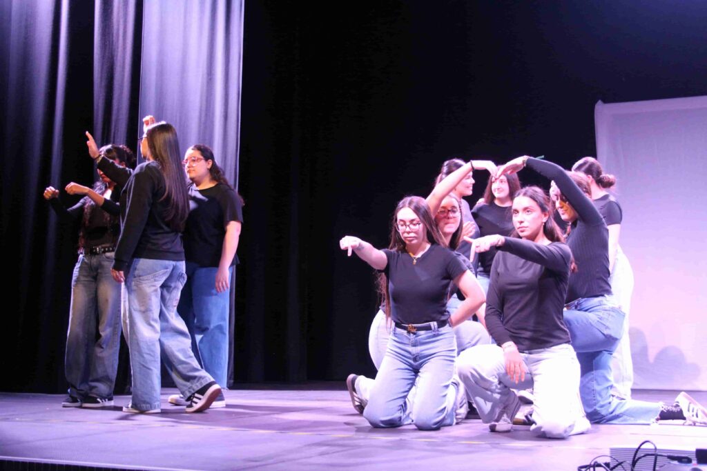 dicen_que_exageramos_sevilla_este_teatro